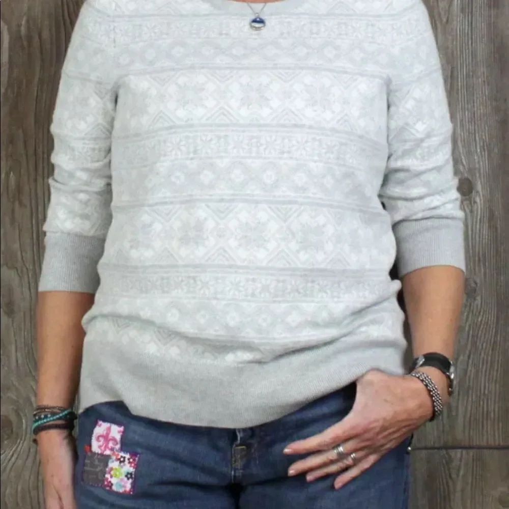 ✨Lands’End Snowflake Sweater✨  - Picture 5 of 8